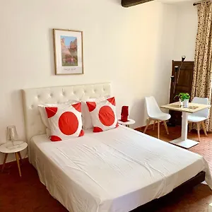  Appartement Le 1835, Rouge-corail France